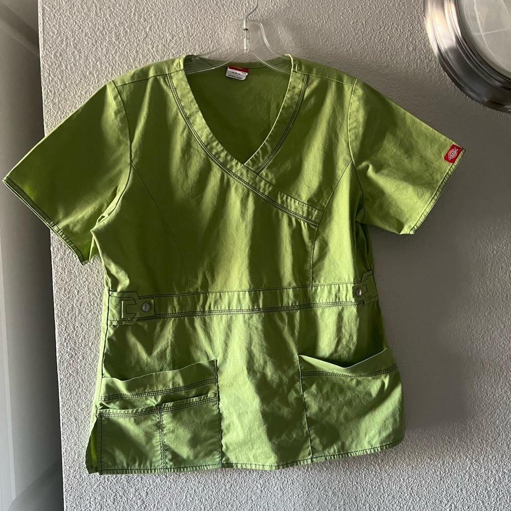 Dickies green scrub top